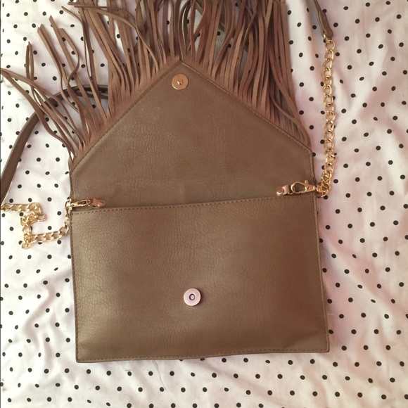 FINAL PRICE Francesca’s fringed cross body - Picture 2 of 4